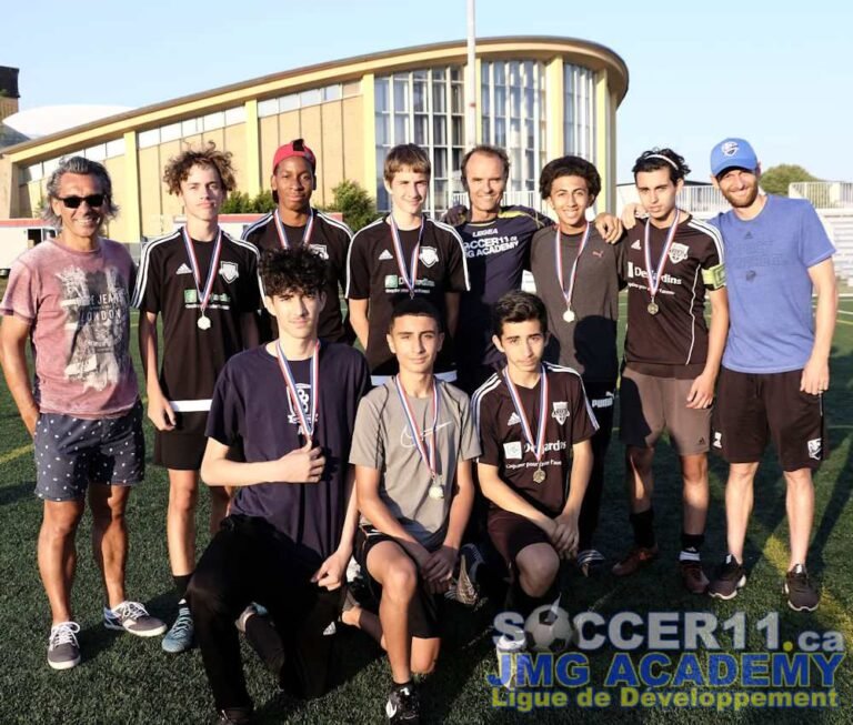 Ligue-de-Soccer-11-U15-action-FC-Booska-Champion-U15